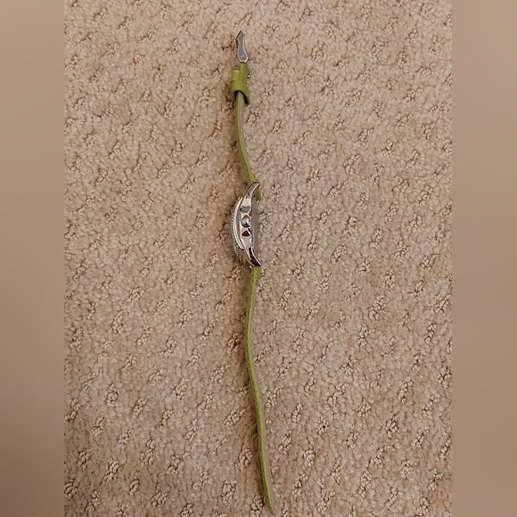 Green AVON Wristwatch - Picture 6 of 7